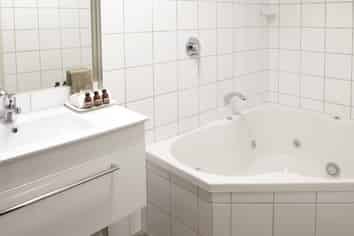 Newest Motel in Town - Long Lease - Great Figures