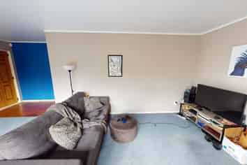 74a Stanley Avenue, Roslyn