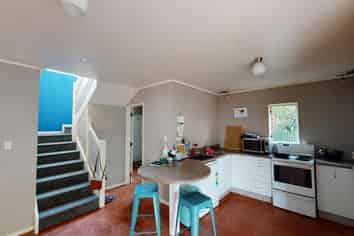 74a Stanley Avenue, Roslyn