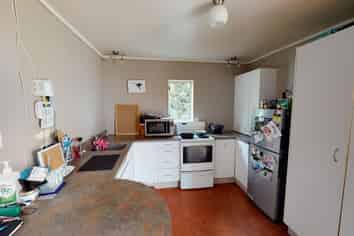 74a Stanley Avenue, Roslyn