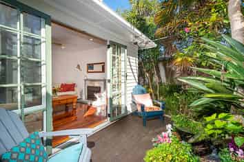 10 Northfield Road, Waitakere