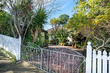 10 Northfield Road, Waitakere