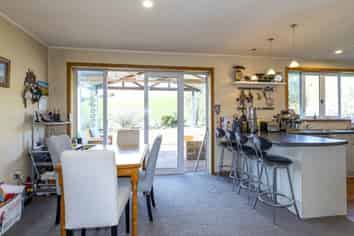 97 Whiteman Road, Albury