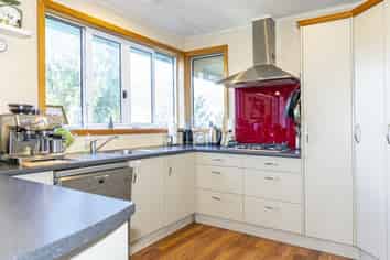 97 Whiteman Road, Albury