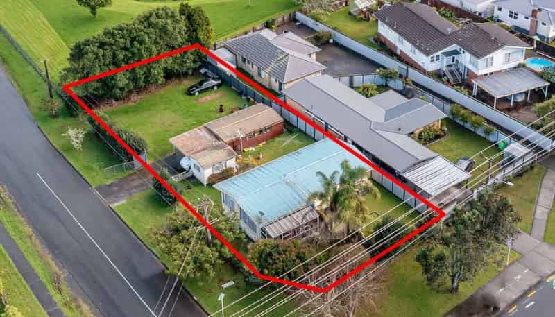 490 Don Buck Road, Massey