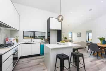 8B Crows Road, Swanson