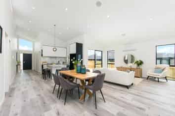 8B Crows Road, Swanson