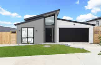 8B Crows Road, Swanson