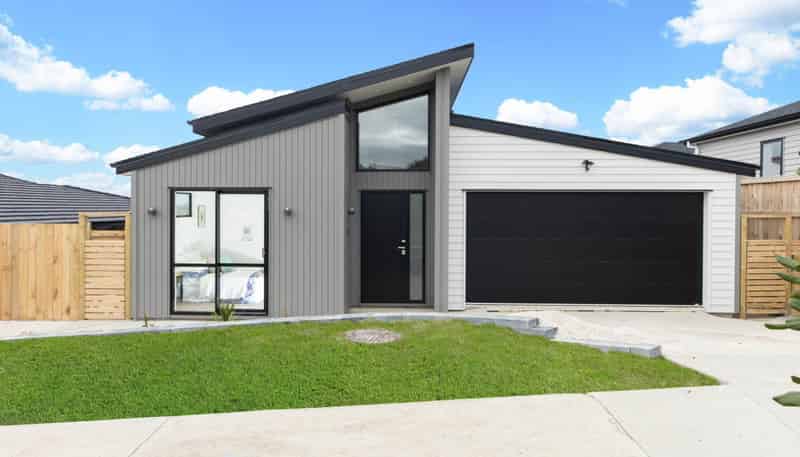 8B Crows Road, Swanson