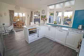 61 Queen Street, Westport