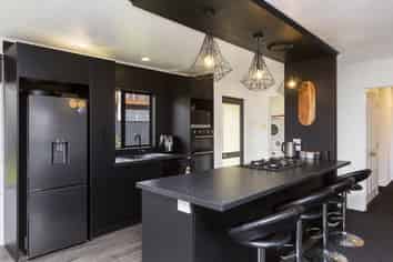 2 Monarch Grove, Maoribank