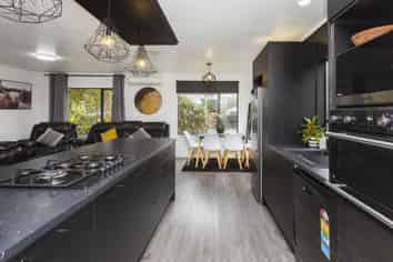 2 Monarch Grove, Maoribank