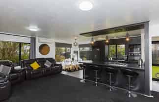 2 Monarch Grove, Maoribank