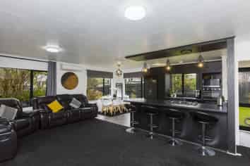 2 Monarch Grove, Maoribank