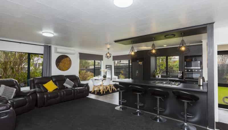 2 Monarch Grove, Maoribank