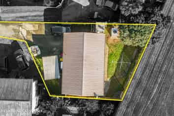 10B Maplesden Drive, Clendon Park