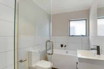 96 Thompson Terrace, Wattle Downs