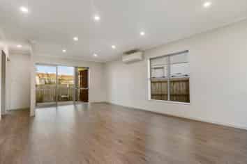 96 Thompson Terrace, Wattle Downs