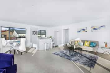 11a Blampied Rd, Otara