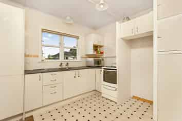 10 Angus Street, Otara