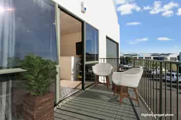 SUNNY STUDIO WAREHOUSE - LIVE AND WORK OPPORTUNITY