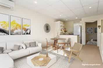 SUNNY STUDIO WAREHOUSE - LIVE AND WORK OPPORTUNITY