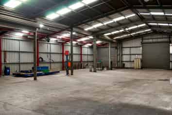 Bell Block Warehouse and Yard   