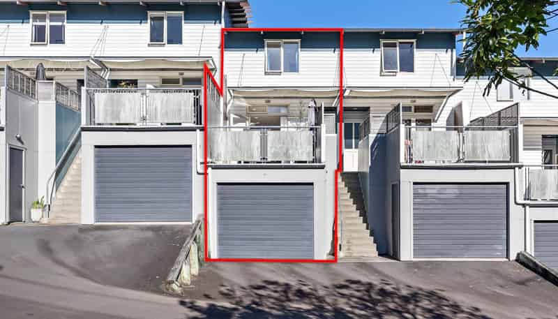 5H/20 Ian Marwick Place, Birkenhead