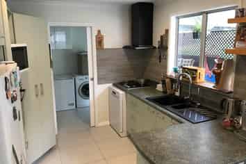 64 Lemnos Place, Titirangi