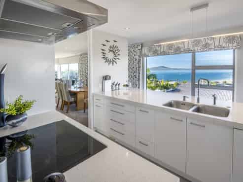 62 Seaview Road, Castor Bay