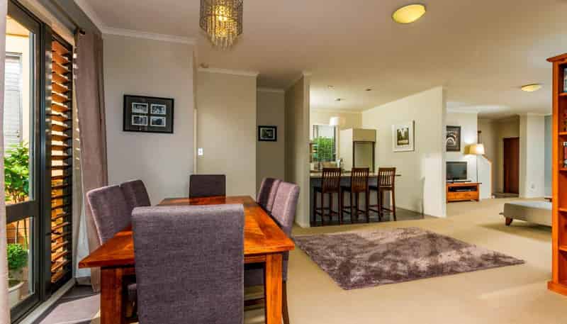 18 Greenbough Lane, Greenhithe