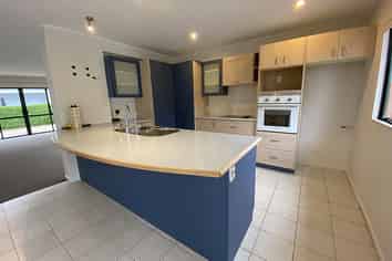 6/16G St Jerome Avenue, Te Atatu Peninsula