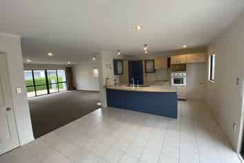 6/16G St Jerome Avenue, Te Atatu Peninsula