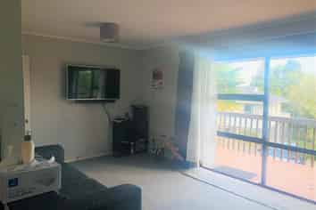 2/1 Cheval Drive, Totara Vale