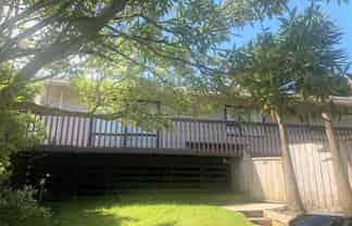 2/1 Cheval Drive, Totara Vale