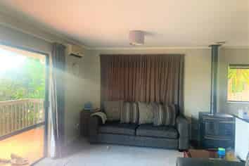 2/1 Cheval Drive, Totara Vale