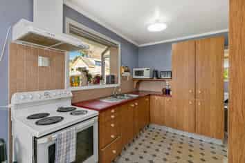 16 Molesworth Street, Taita