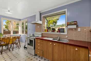 16 Molesworth Street, Taita