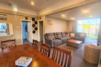 78 Englefield Road, Northwood