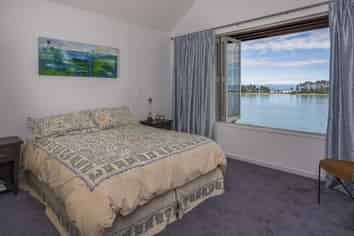 2 Victoria Road, Stepneyville