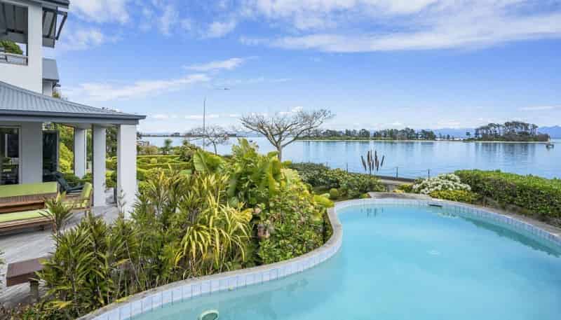 2 Victoria Road, Stepneyville