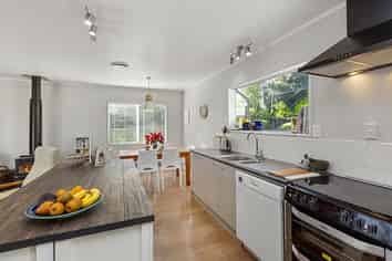 43A Wallis Street, Raglan