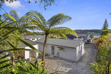 43A Wallis Street, Raglan