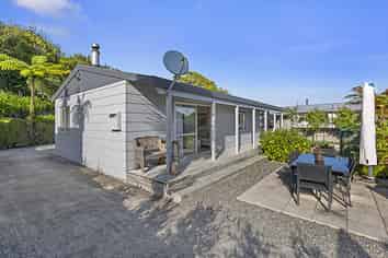43A Wallis Street, Raglan