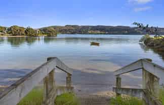 43A Wallis Street, Raglan