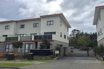 13/46 Carlos Drive, Flat Bush