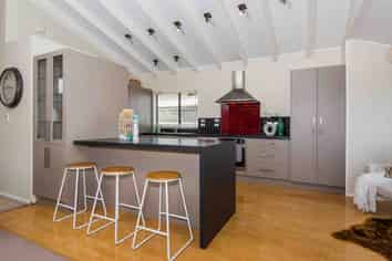 324B East Coast Road, Sunnynook