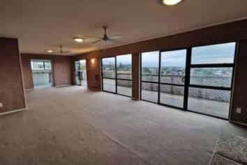 154 Weatherly Road, Torbay