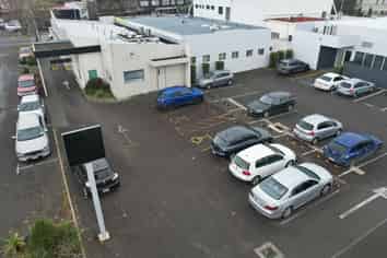 CUSTOMER DRIVE-THROUGH OPTION