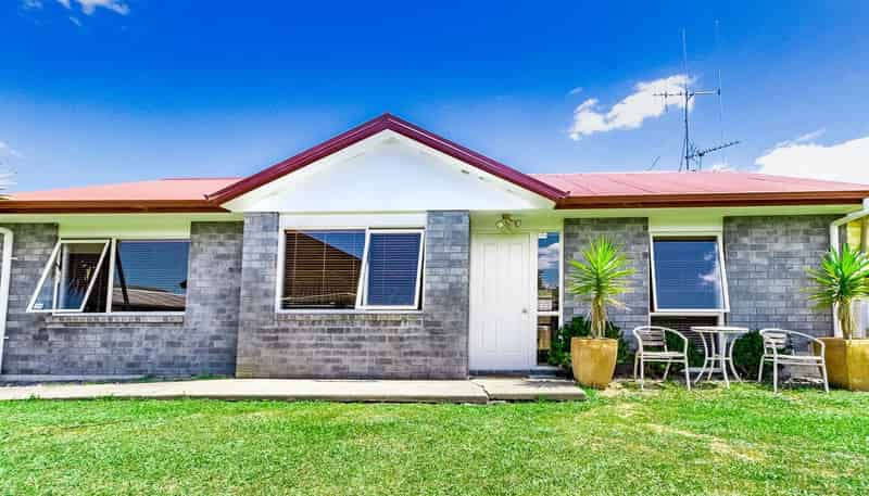 6 Harvard Court, Melville